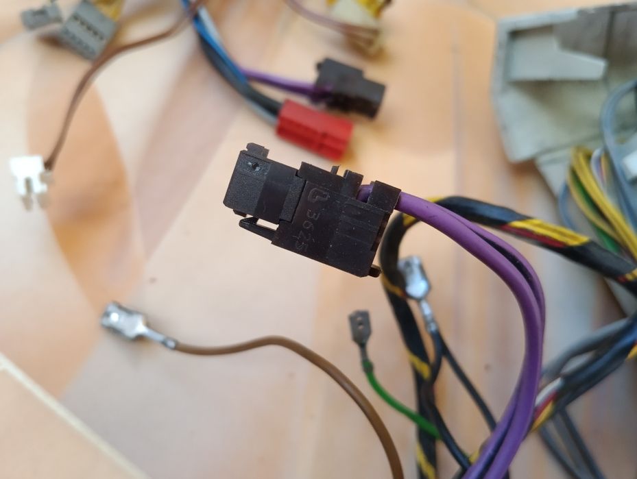 Клеммные колодки от стиральной машины SIEMENS 6143