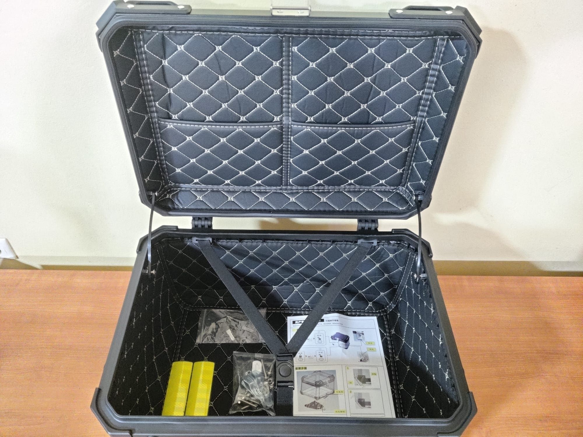 Topcase universal alumínio 45L 55L 65L
