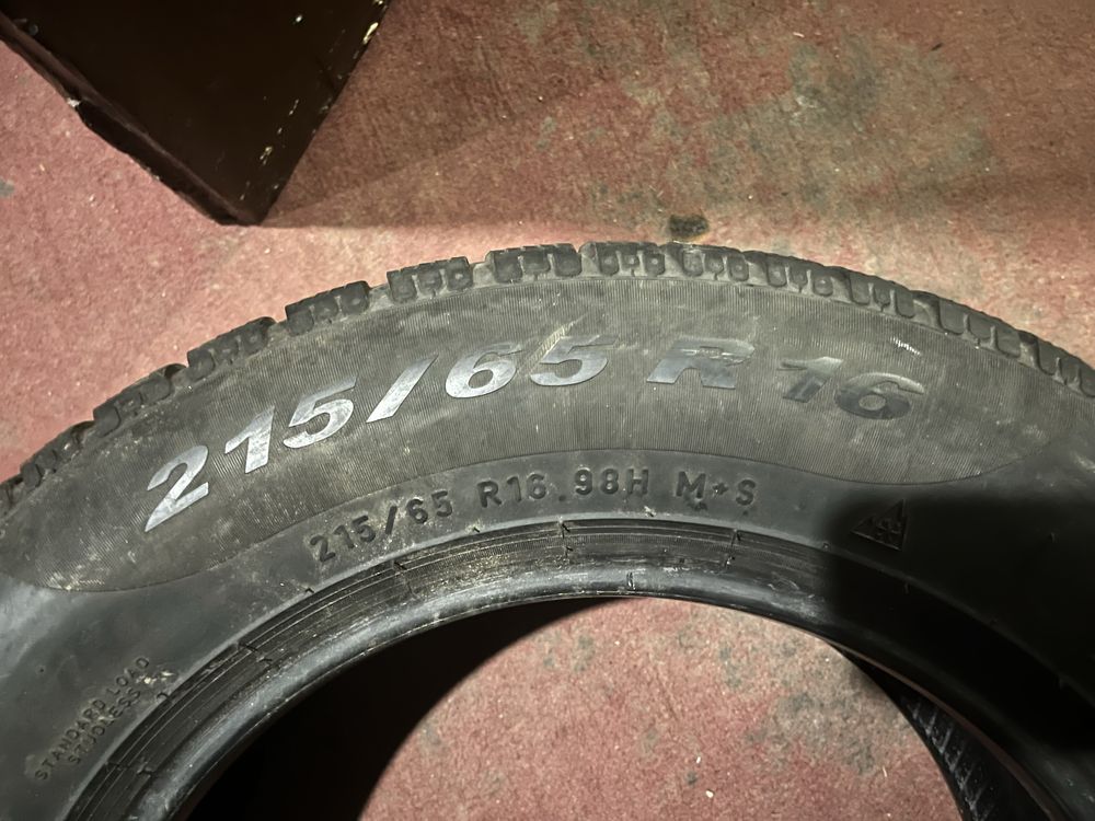 Продам шини 215/65 R16