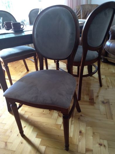 Stół dębowy +4 krzesła Fameg/możliwy transport/