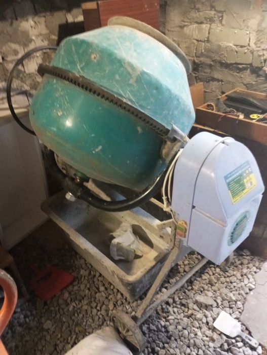 Бетономешалка вектор