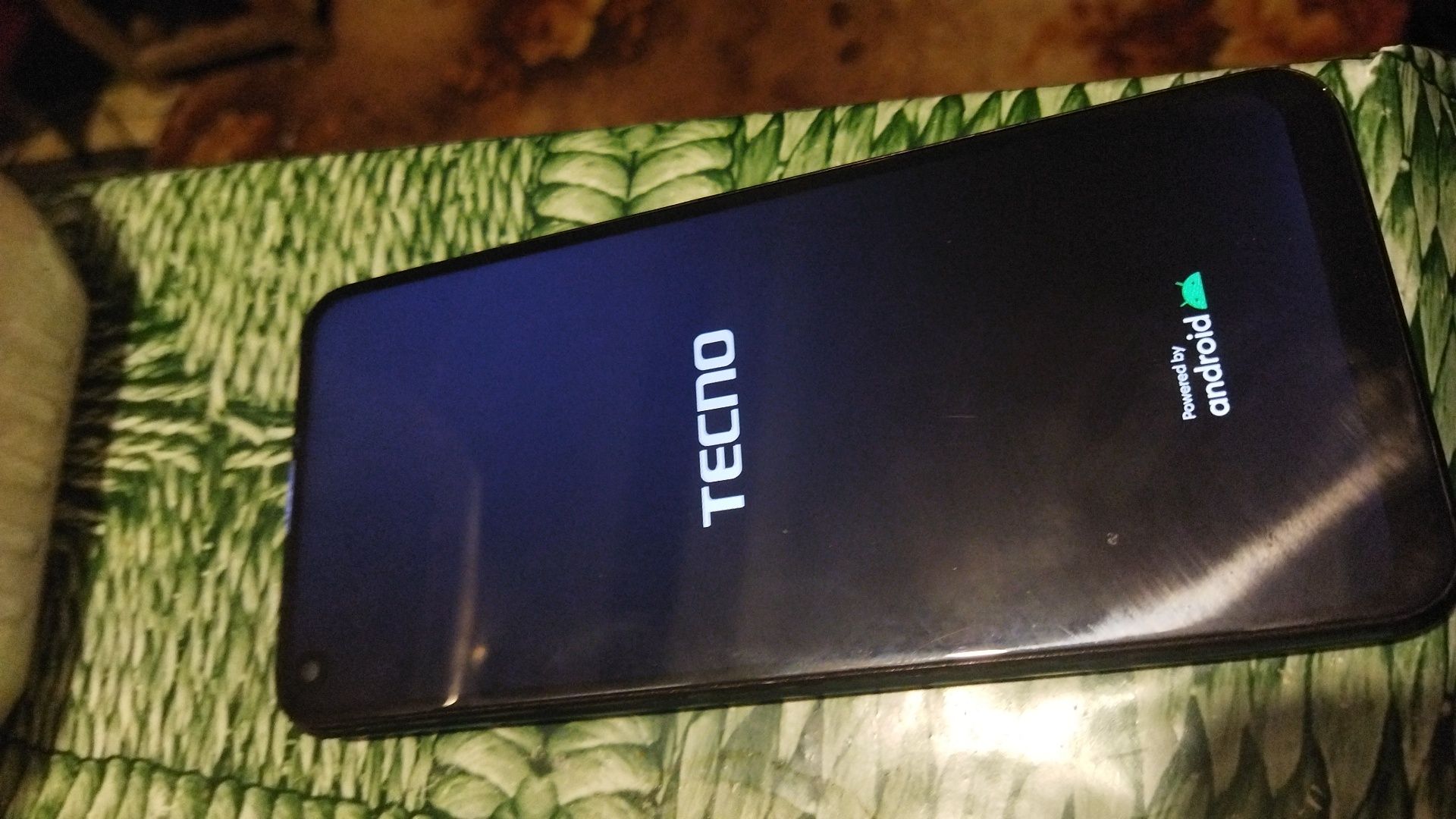 Продам телефон TECNO CAMON 15 4-64 
2000грн
+ Торг