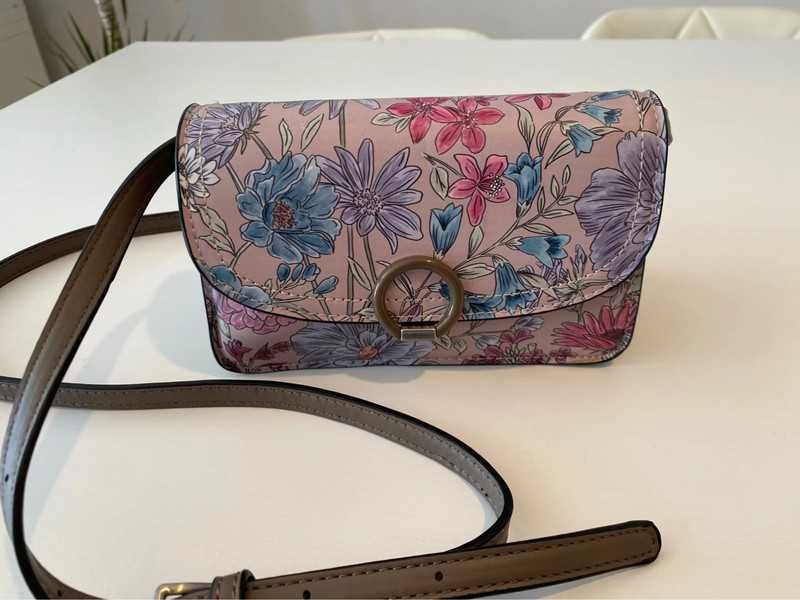 carteira pequena e pratica