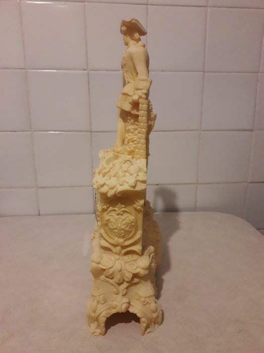 Продам швейну машинку