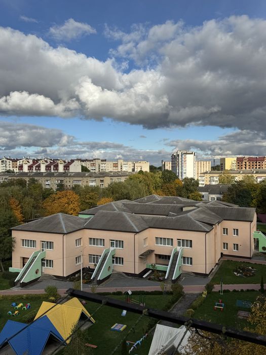 Продаж кімнати по вулиці Довженка