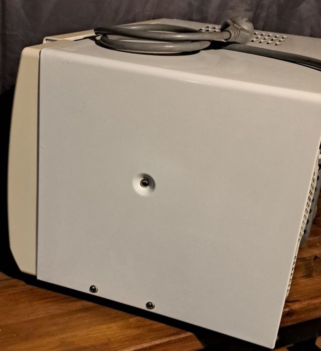 Мікрохвильова піч LG mb-4022g