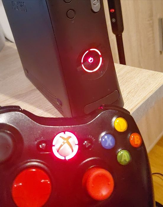 Xbox 360 120GB RGH 3 Jasper CUSTOM + Pad