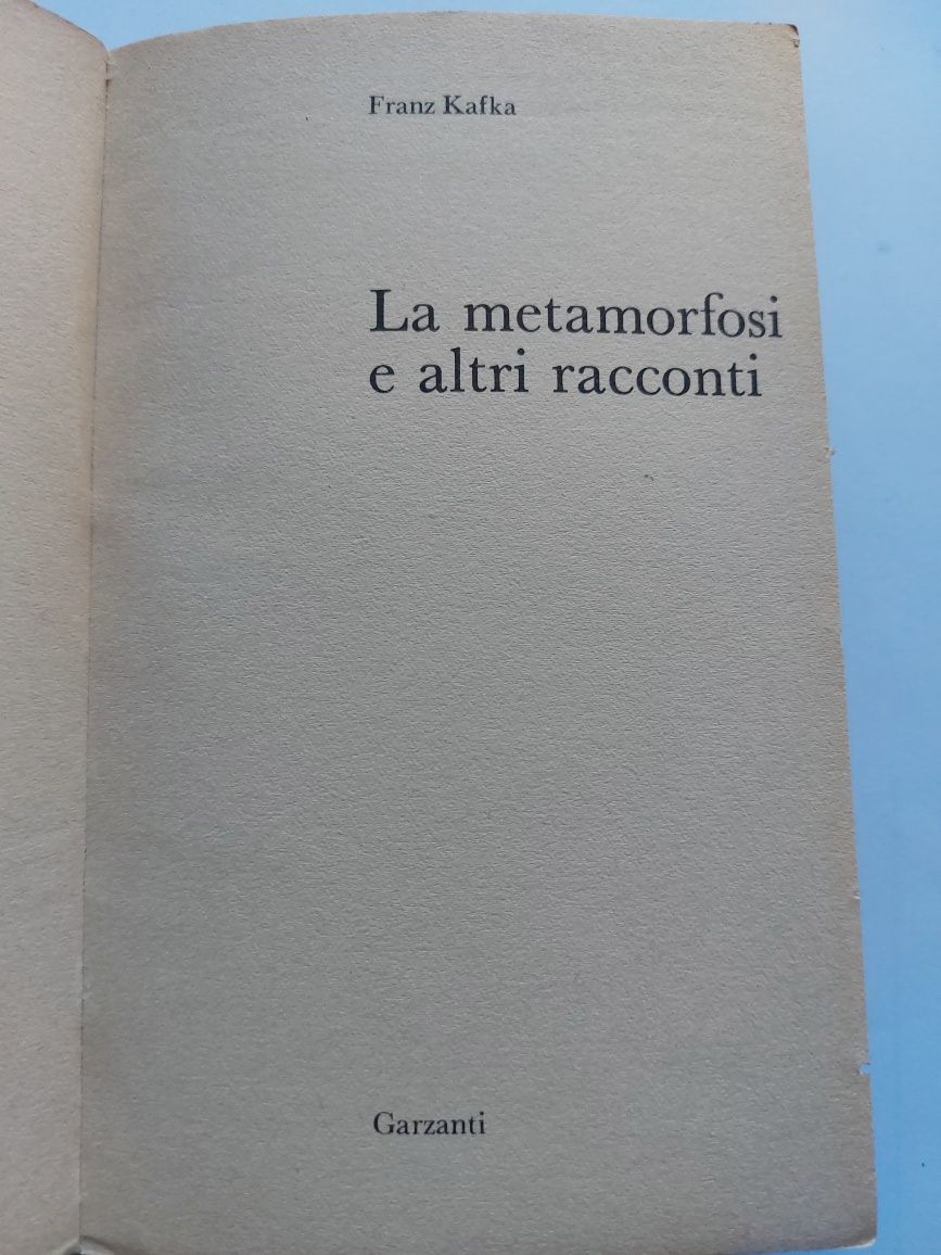 Książka po włosku. Franz Kafka La metamorfosi