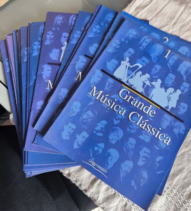 Vários fascículos da "Grande Música Clássica"