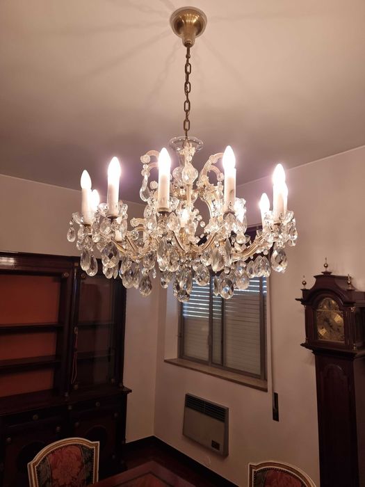 Candeeiro de Cristal Clássico com 12 Lãmpadas – Estilo Luxuoso