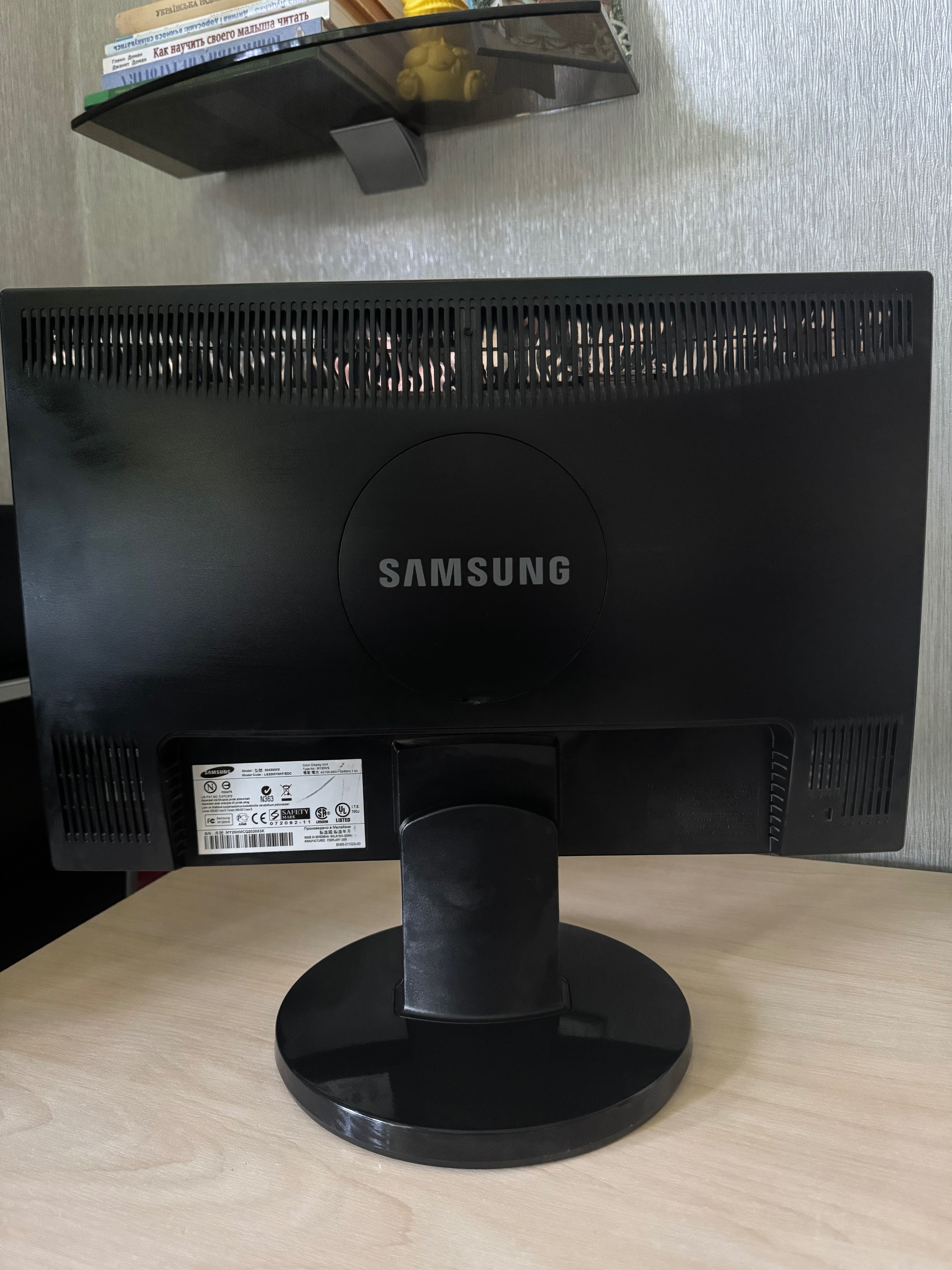 Монитор Samsung SyncMaster 2043nwx