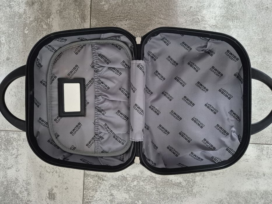 Kuferek Swiss stan bardzo dobry