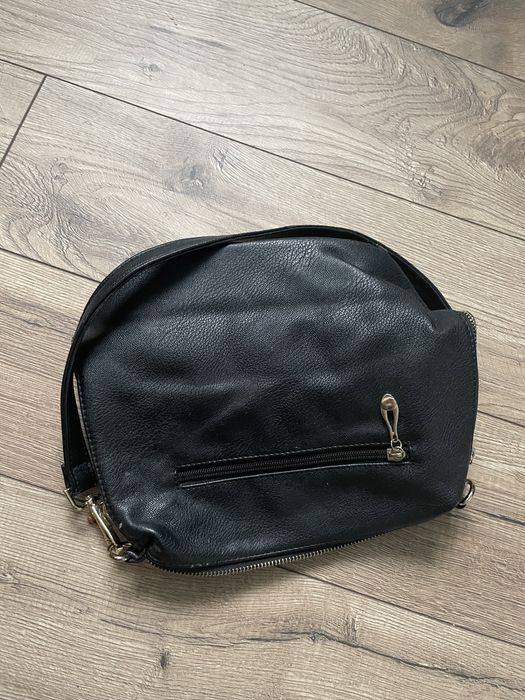 Torebka czarna listonoszka wyprzedaż