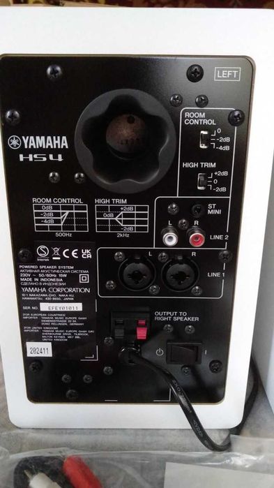 Студийные мониторы "YAMAHA" HS4 (White) б/у (пара)