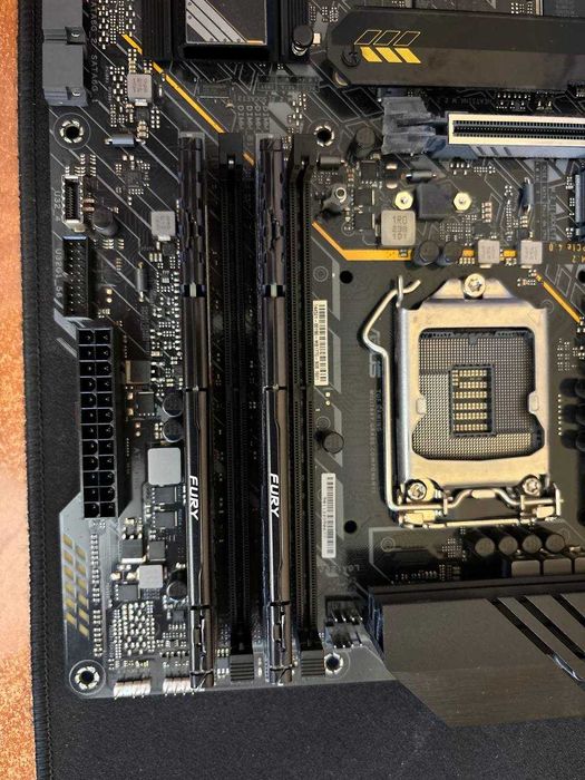 ПРОДАЮ КОМПЛЕКТ Asus TUFGaming B560MPlus Wi-Fi + Intel Core i7 10700KF