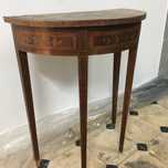 Mesa antiga de embutidos