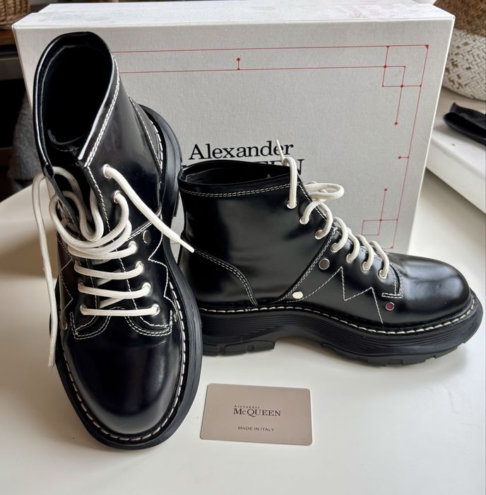 Жіночі черевики 39 р-р не вживані довжина устілки 25 см  м.Львів