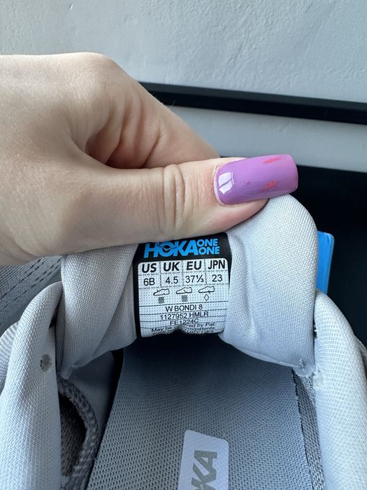 Кросівки жіночі Hoka Bondi 8