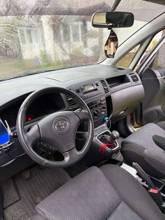 Продам тойоту версо