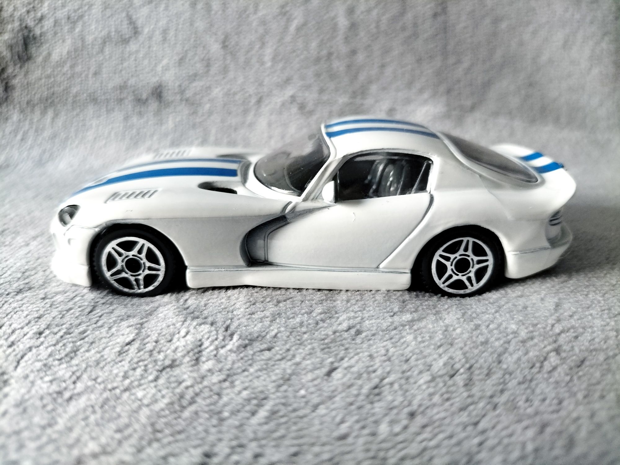 Dodge Viper GTS  Coupe Bburago 1:43 Kolekcjonerski model samochodu