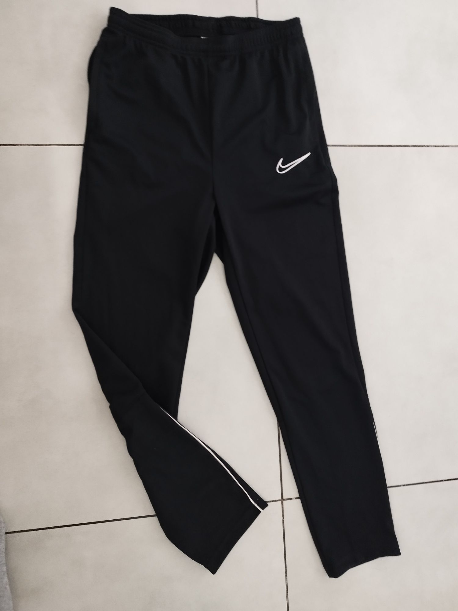 Dresy spodnie dresowe Nike rozmiar S
