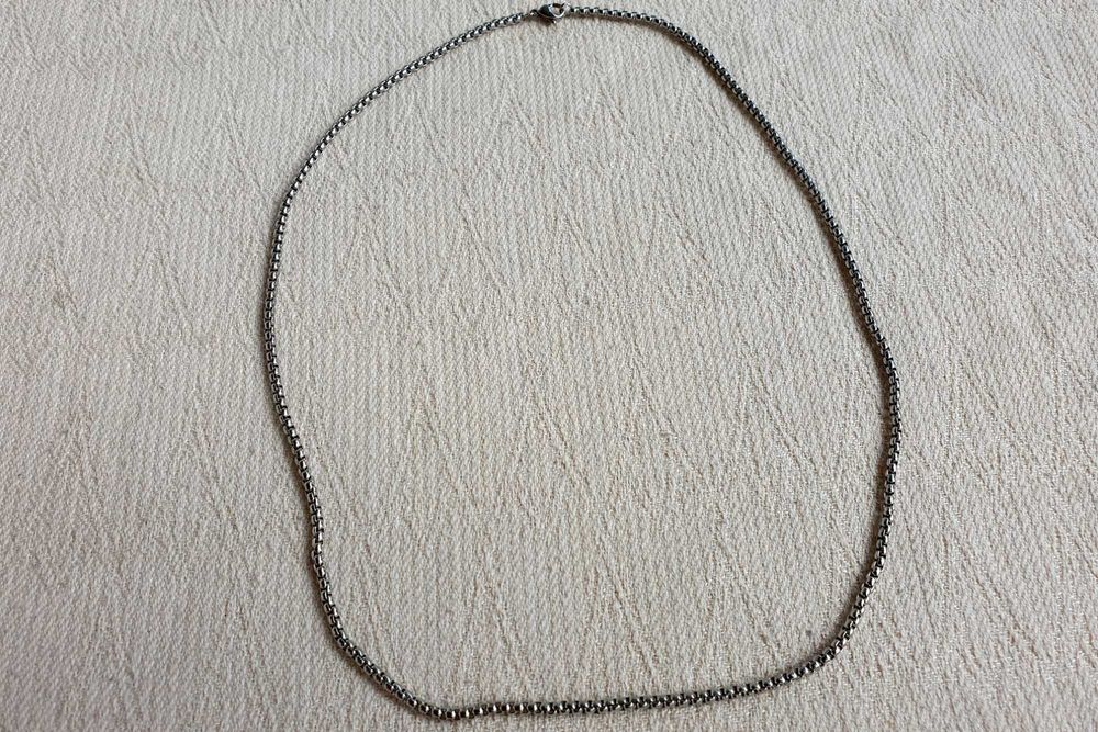 Łańcuszek męski w kolorze srebrnym - 60 cm