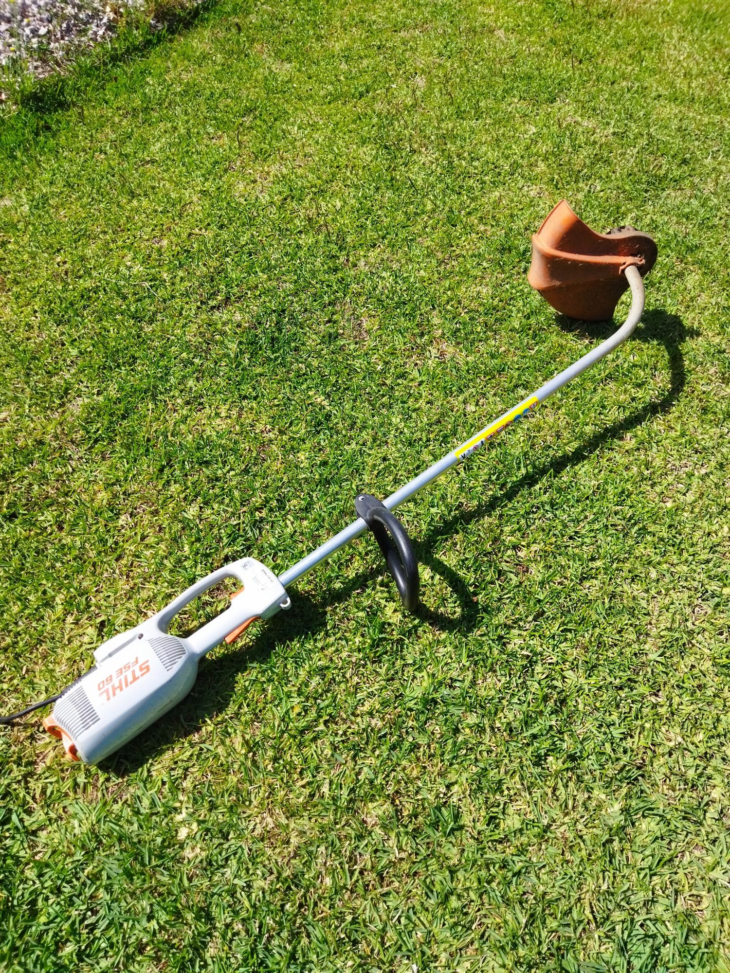 Vendo máquina para cortar erva elétrica  STIHL