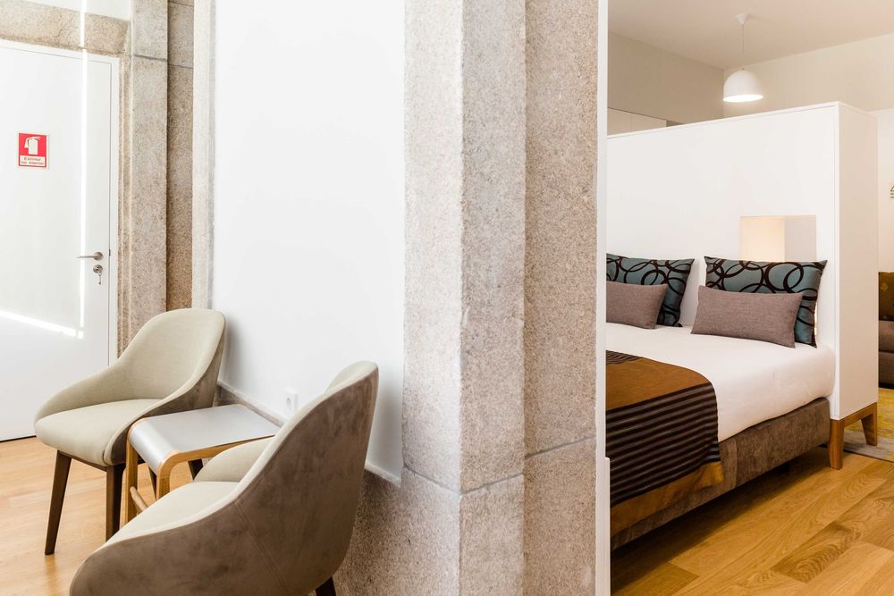 Alugo Apartamento Novo - Porto