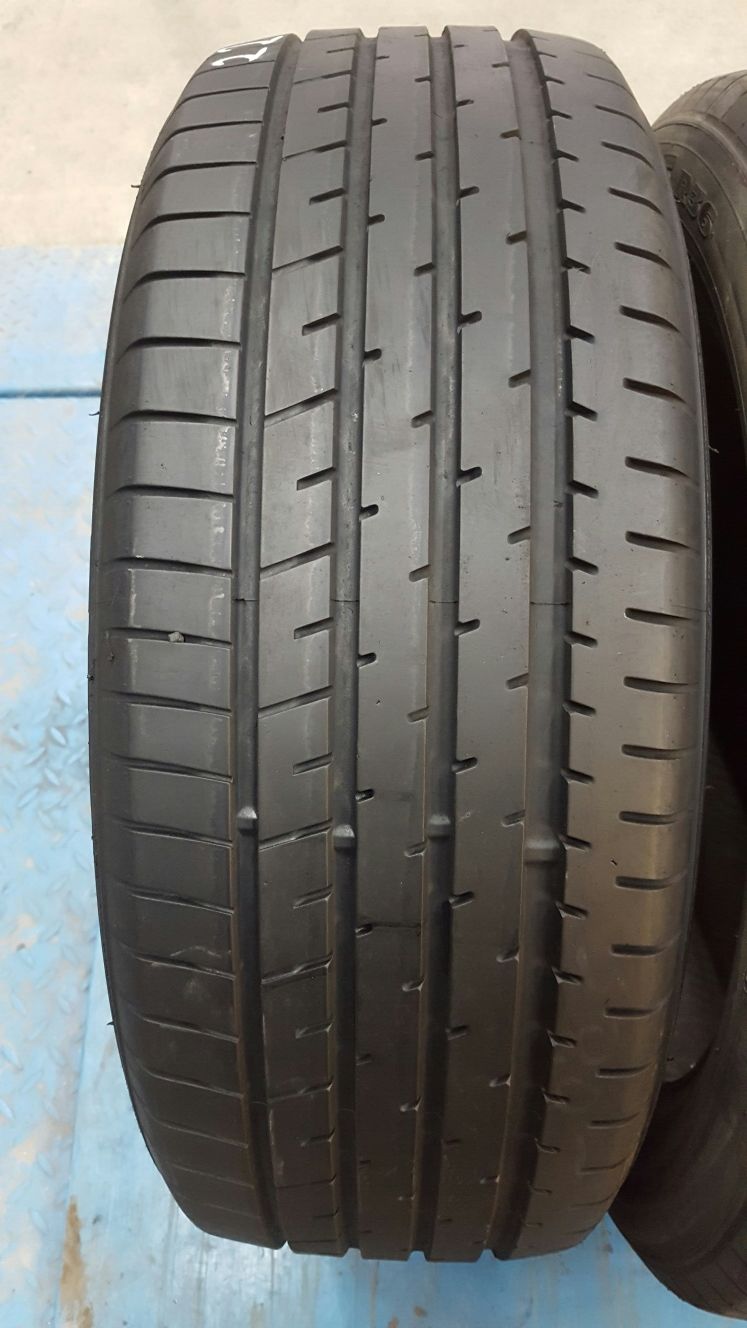 Para opon 225/55R19 Toyo