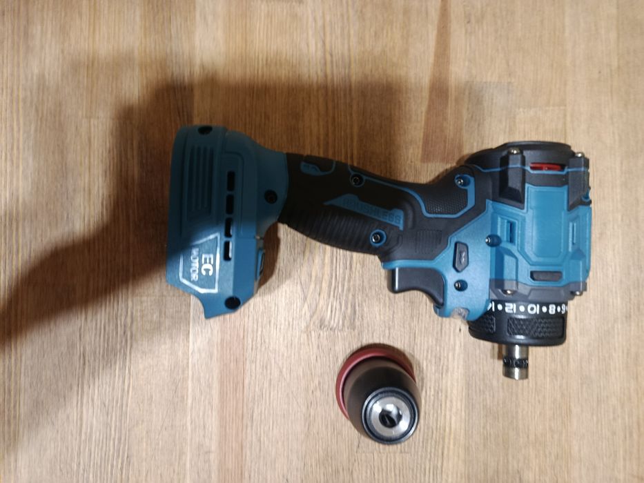 Шуруповёрт бесщеточный под аккумуляторы Makita 18-21v