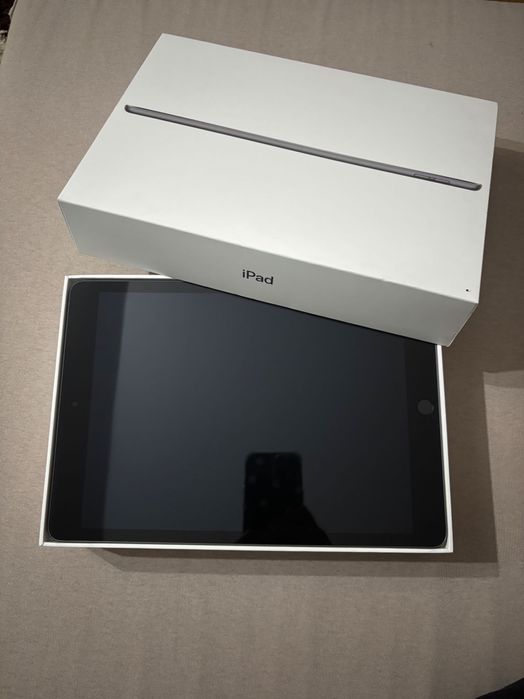 Tablet APPLE iPad 10.2" 9 gen. 256 GB LTE Wi-Fi Gwiezdna szarość