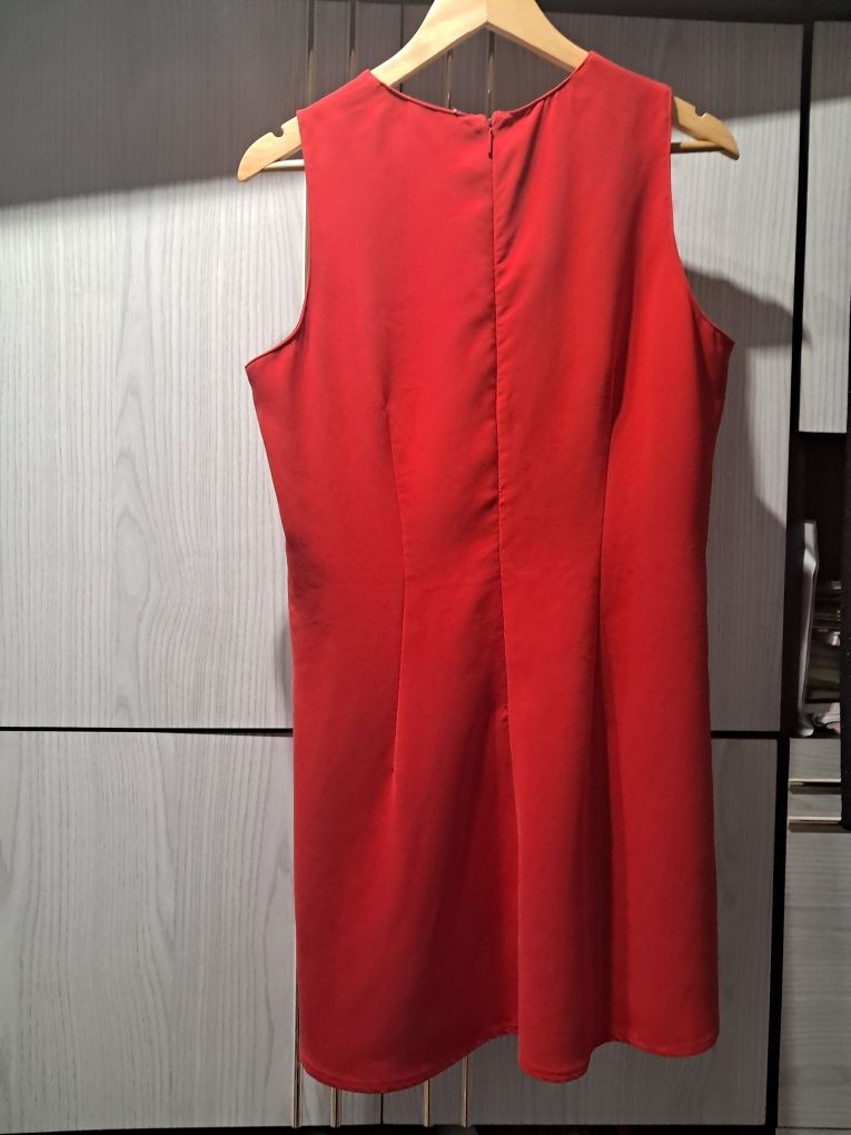 Czerwona sukienka mango