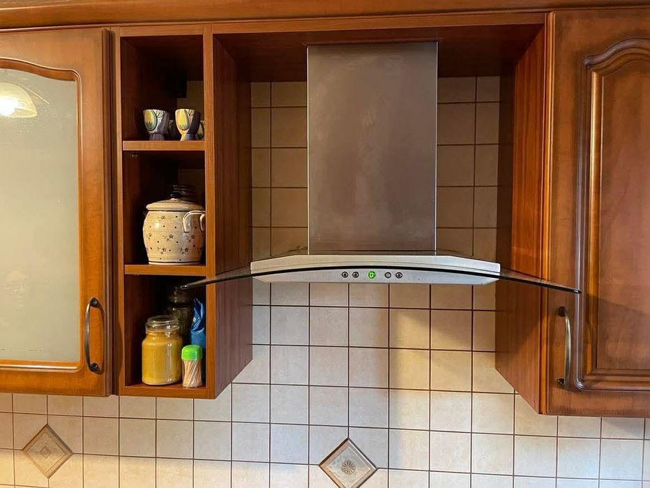 Meble kuchenne ze sprzętem AGD (bez lodówki) – komplet do sprzedaży