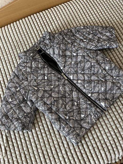 Жіночі напівкуртки Odjii 36. В стані нових.