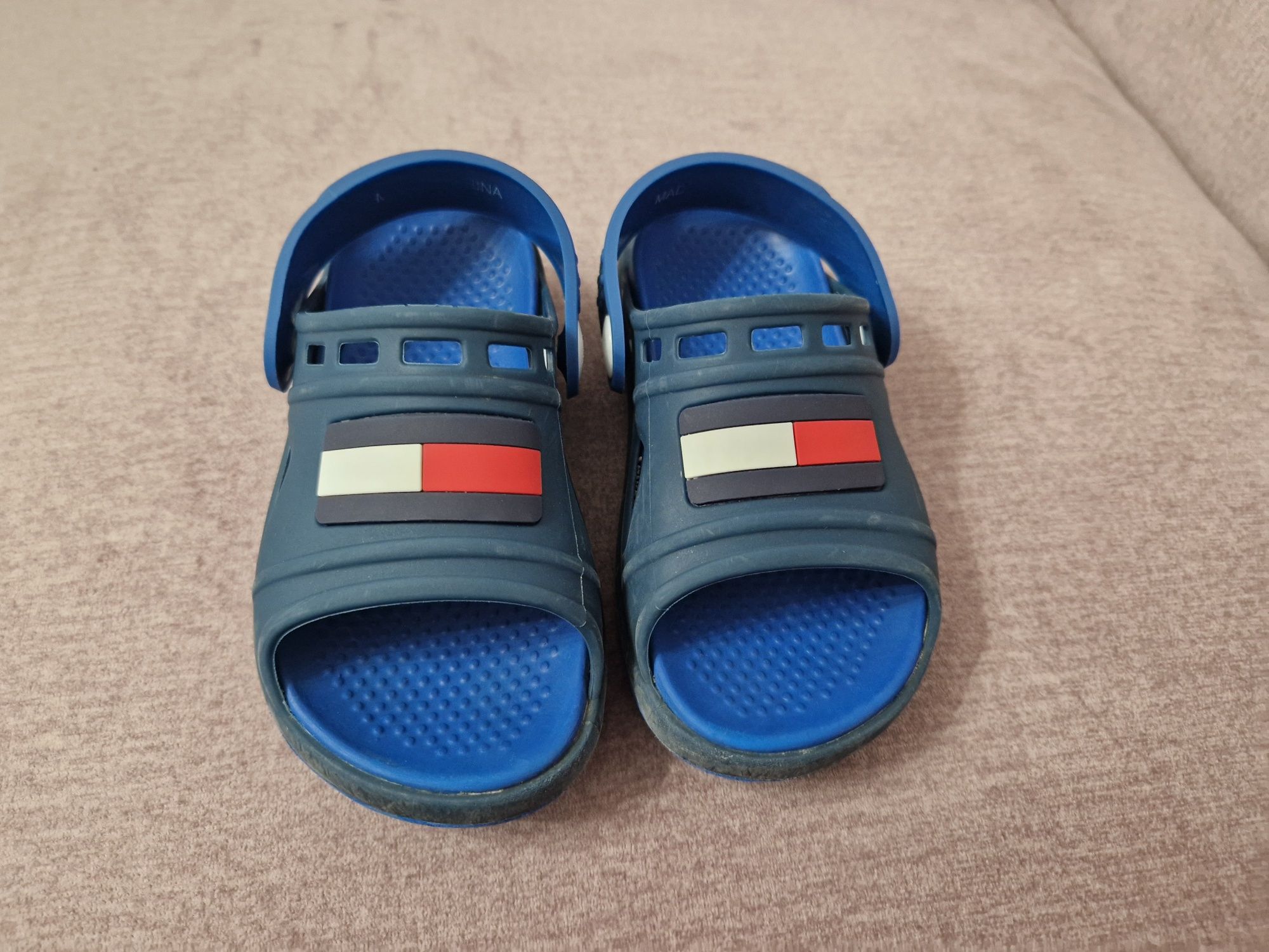 Klapki/sandałki Tommy Hilfiger 24