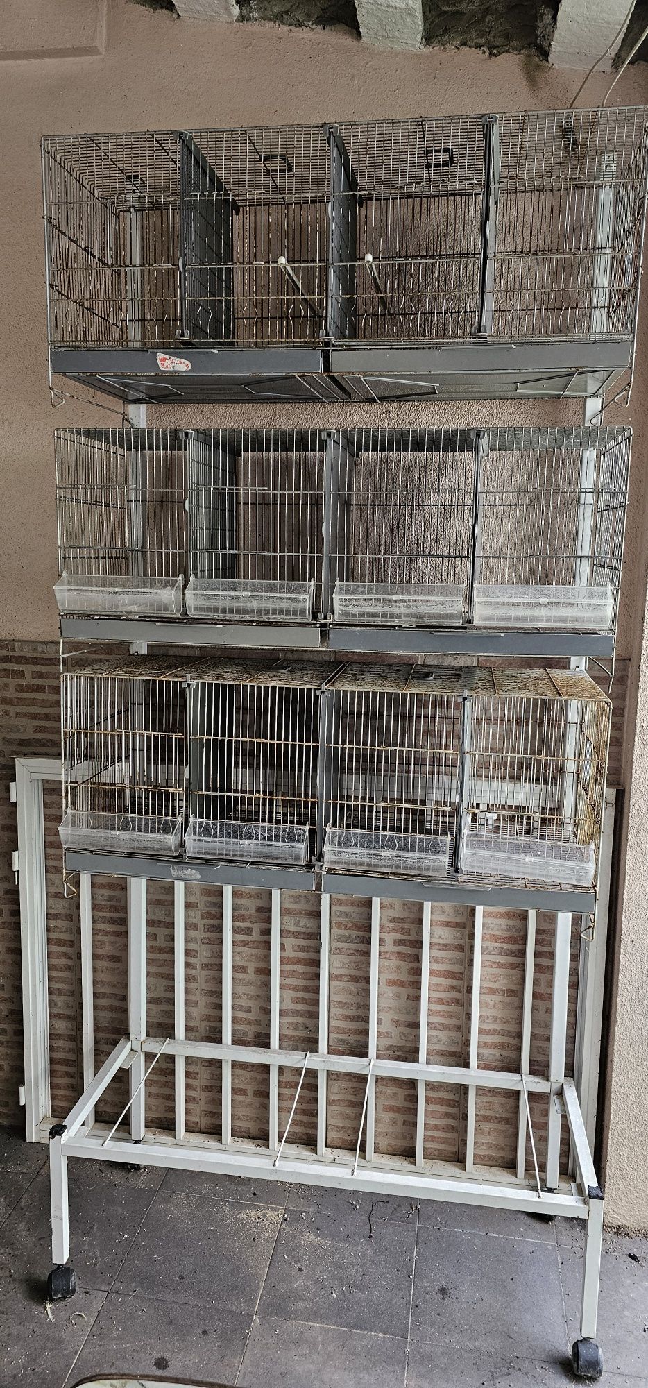 Suporte e 3 gaiolas