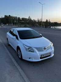 Toyota Avensis 1.8 бензин 2011 р