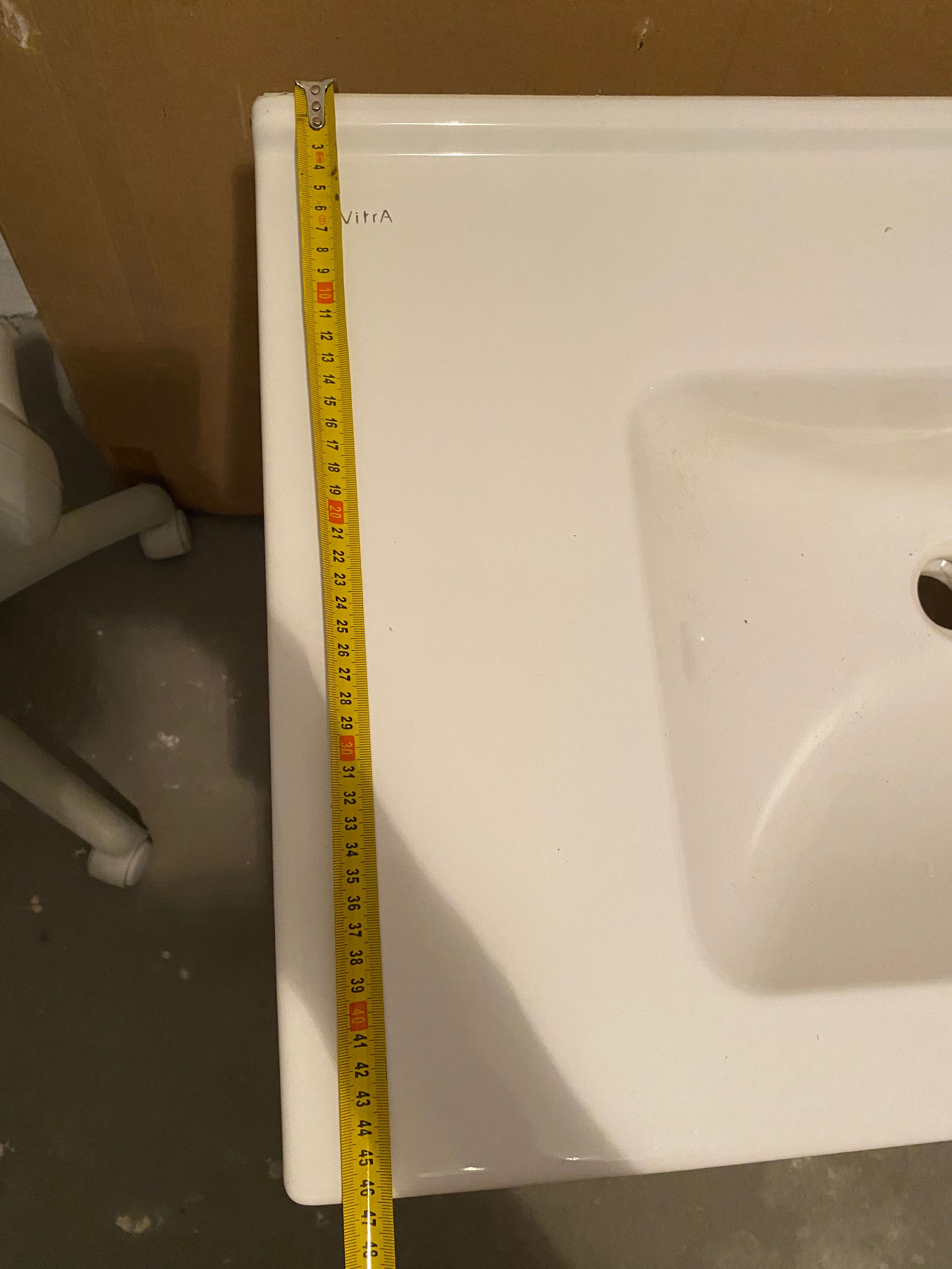 Szafka z umywalką szer. 80 cm