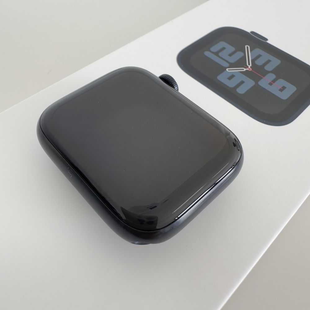Apple Watch SE 44 mm Oferta Bracelete extra e Protetor de ecrã