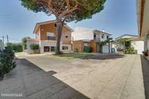 Moradia T5 para venda