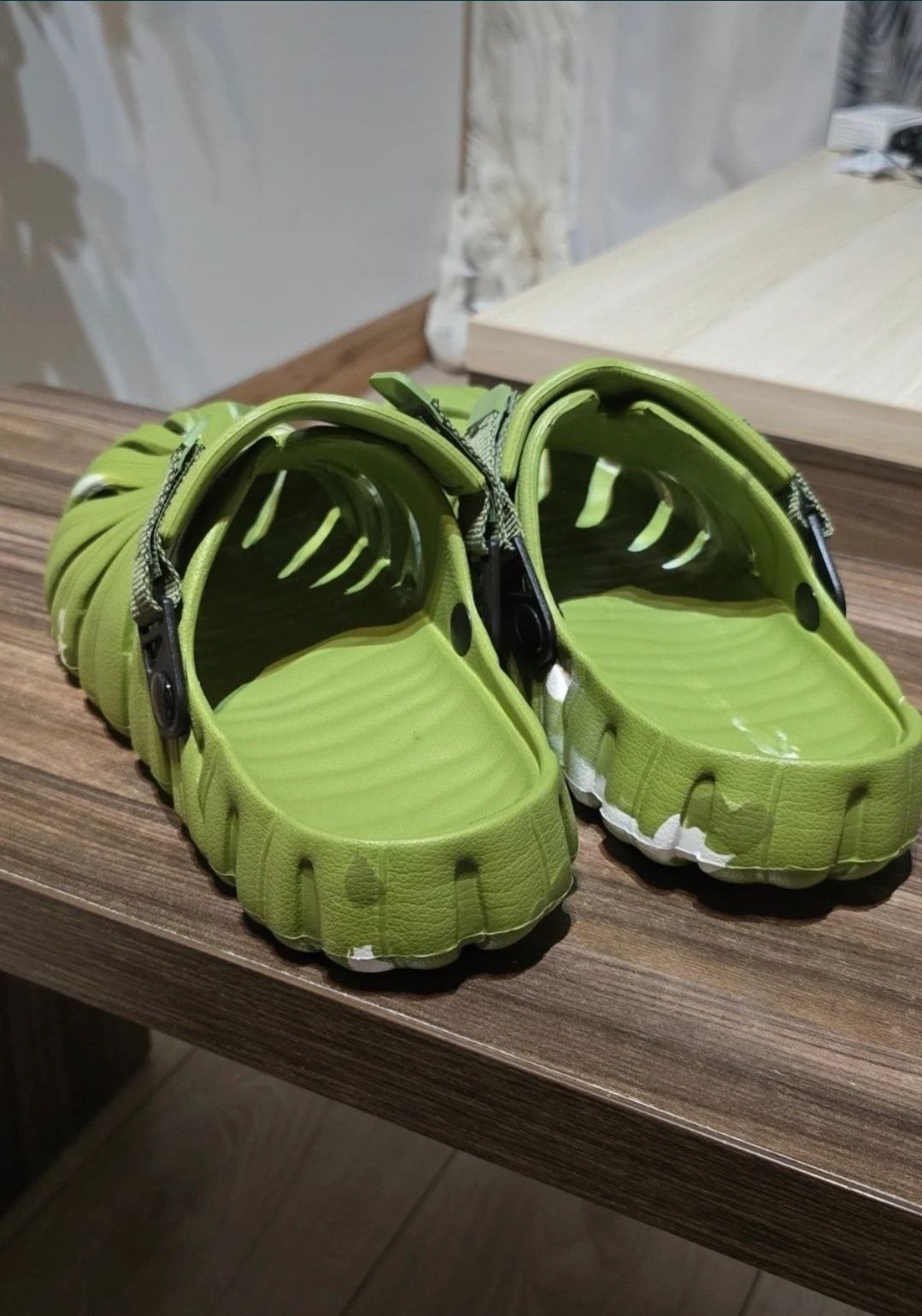 NOWE Klapki Monstera Deliciosa Variegata Męskie r. 43 Crocs Kapcie