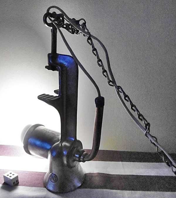 Lampa kreatywna - maszynka " nr. 8 "