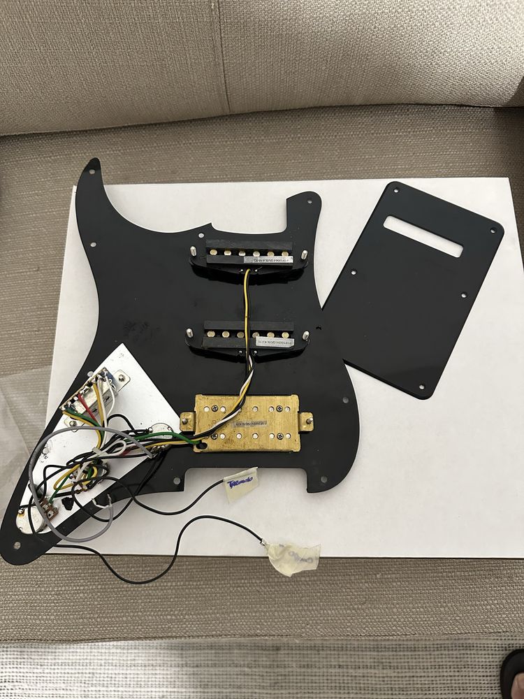 Pickguard completa Stratocaster Affinity