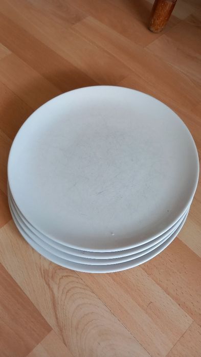 zestaw 4-ch płaskich talerzy Ikea średnica 26 cm