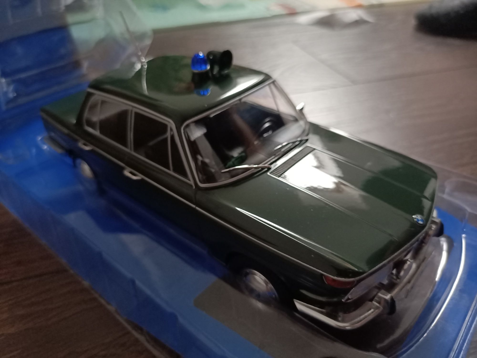 Model 1/18 MCG BMW 2000ti typ 120 polizei  1:18