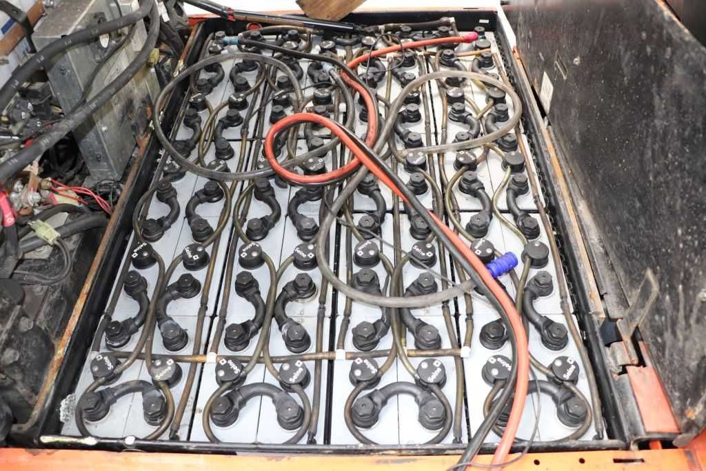 Empilhador eléctrico Toyota 7FBEF16 - 1.600 Kg (2535)