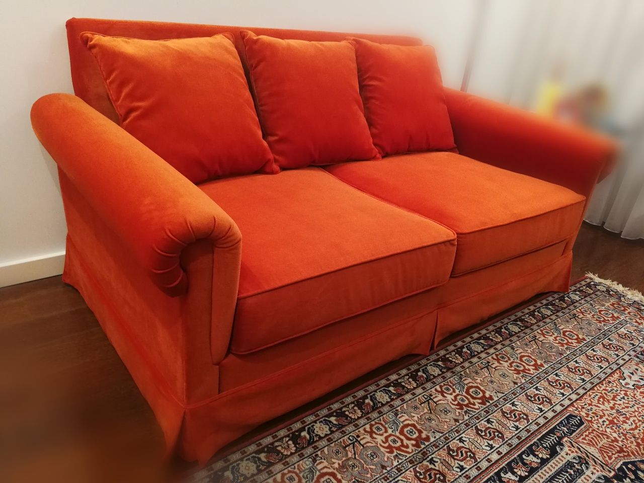 Vendo sofá cama rigorosamente como novo.