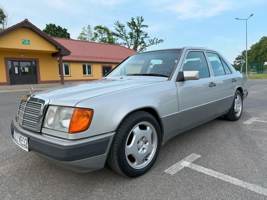 Mercedes-Benz W124 (1984-1993) Wnętrze jak nowe!