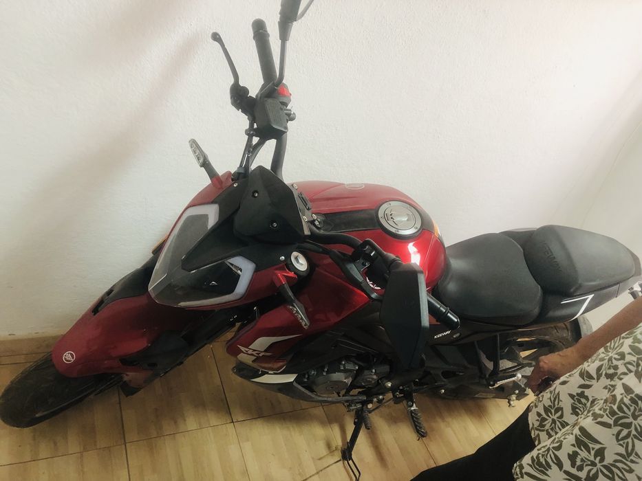 Motorizada Keeway seminova só tem 20km