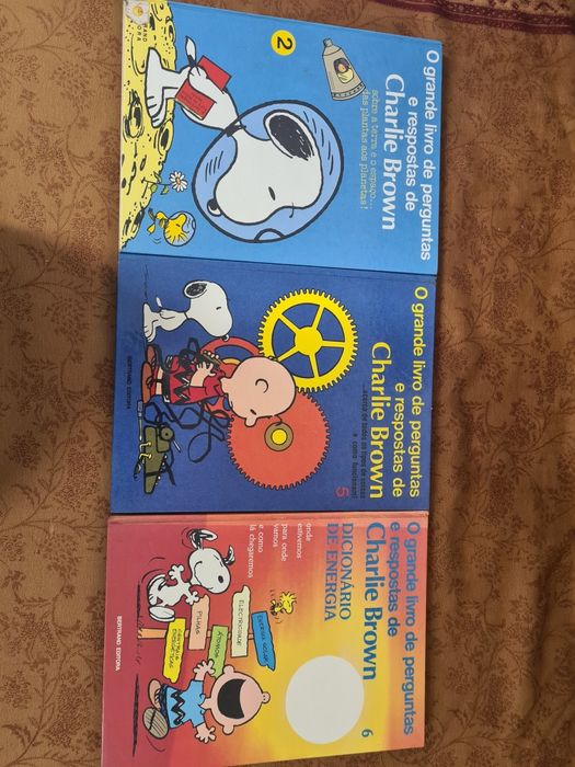 3 livros colecção "o grande livro de perguntas de Charlie Brown"